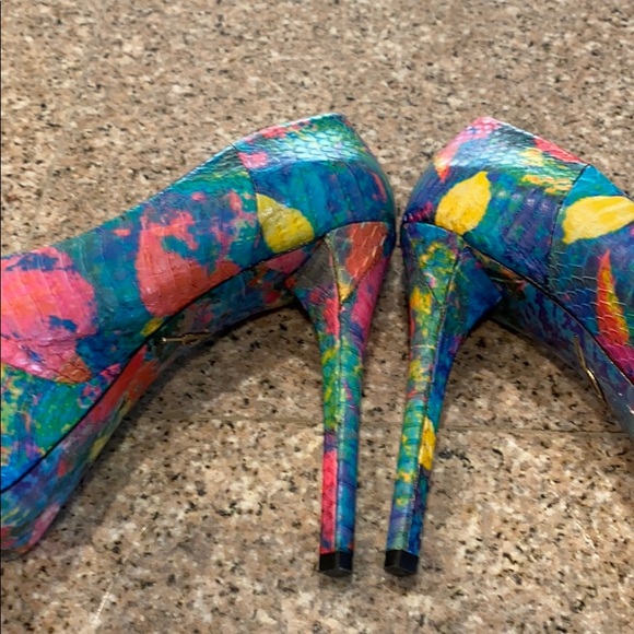 Multicolored B Brian Atwood heels - Picture 16 of 16